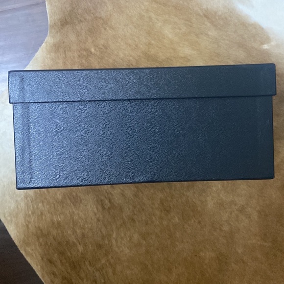 CHANEL XL authentic gift box - Picture 4 of 6